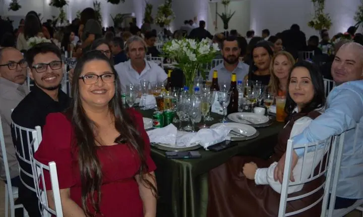 Empreendedores de Iporã são homenageados no evento “Destaque do Ano 2024” da Associação Comercial