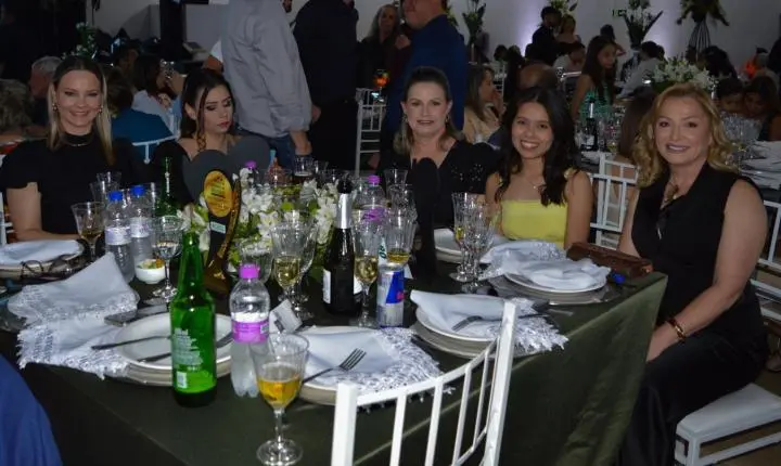 Empreendedores de Iporã são homenageados no evento “Destaque do Ano 2024” da Associação Comercial