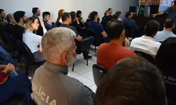 Empresários se reúnem para discutir os novos caminhos das vendas e do comércio local
