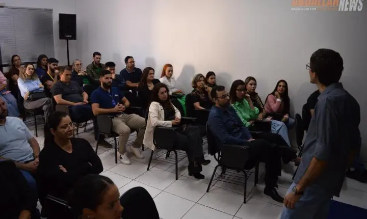 Empresários se reúnem para discutir os novos caminhos das vendas e do comércio local