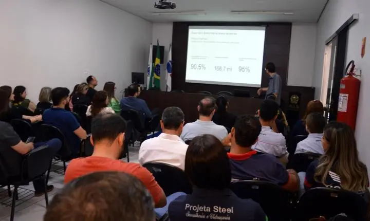Empresários se reúnem para discutir os novos caminhos das vendas e do comércio local