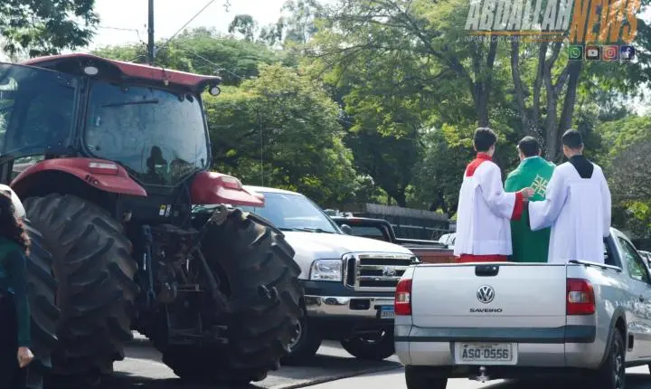 Fé e tradição marcam Missa do Produtor Rural com bênção de máquinas e carreata pelas ruas da cidade