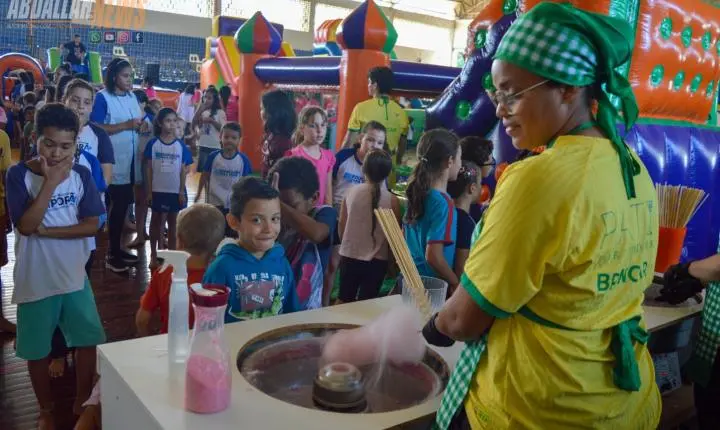 Ginásio de Esportes de Iporã se transforma novamente em um parque de diversão para celebrar o Dia das Crianças