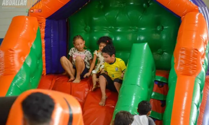 Ginásio de Esportes de Iporã se transforma novamente em um parque de diversão para celebrar o Dia das Crianças