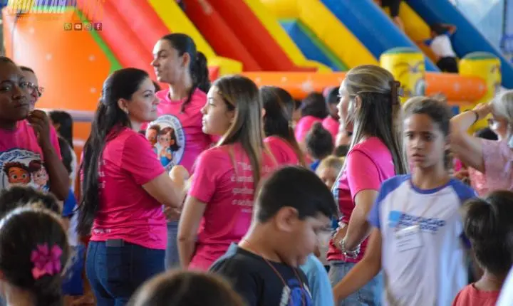 Ginásio de Esportes de Iporã se transforma novamente em um parque de diversão para celebrar o Dia das Crianças