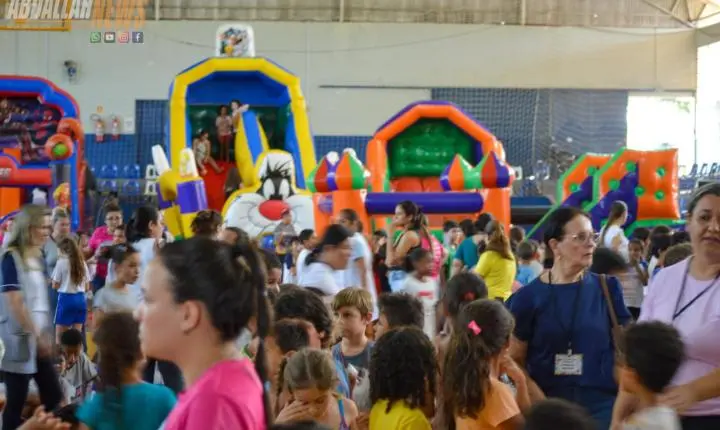 Ginásio de Esportes de Iporã se transforma novamente em um parque de diversão para celebrar o Dia das Crianças