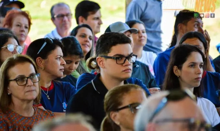 Governador Ratinho Junior inaugura viaduto e anuncia pacote de R$ 72 milhões em investimentos em Iporã