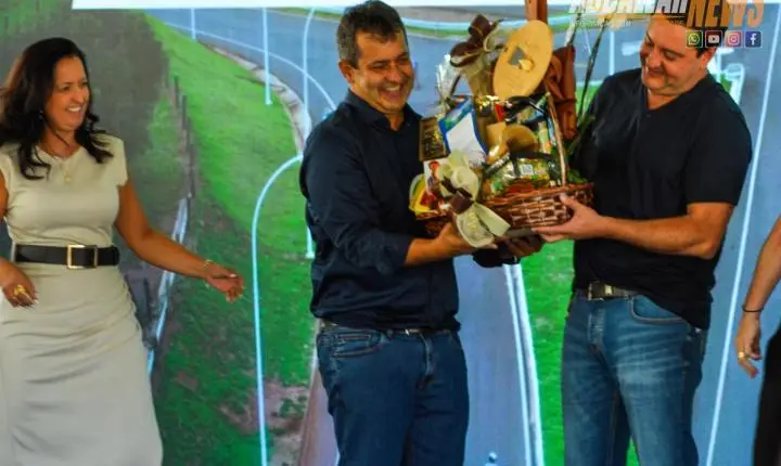 Governador Ratinho Junior inaugura viaduto e anuncia pacote de R$ 72 milhões em investimentos em Iporã