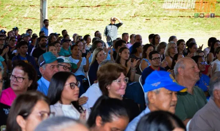 Governador Ratinho Junior inaugura viaduto e anuncia pacote de R$ 72 milhões em investimentos em Iporã