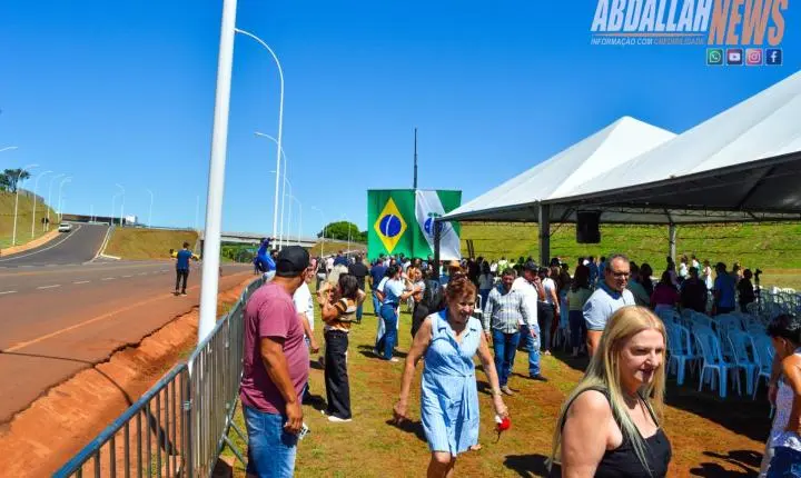 Governador Ratinho Junior inaugura viaduto e anuncia pacote de R$ 72 milhões em investimentos em Iporã