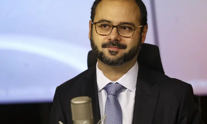 Governo avalia aumento de contratação pelo MEI com o fim da 6x1