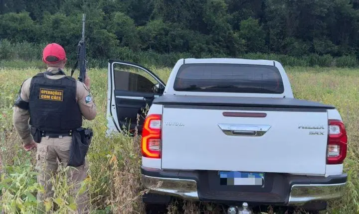 Hilux furtada é recuperada após perseguição policial na PR-364 em Palotina