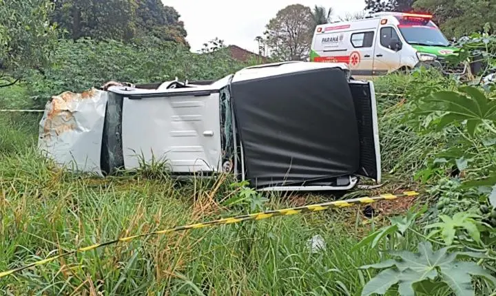 Homem de 38 anos morre após caminhonete capotar na zona rural de Perobal