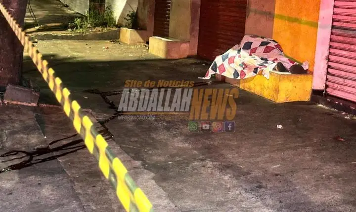 Homem é encontrado sem vida em frente a um bar no centro de Iporã