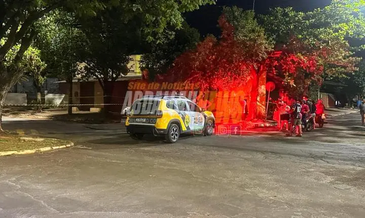 Homem é encontrado sem vida em frente a um bar no centro de Iporã