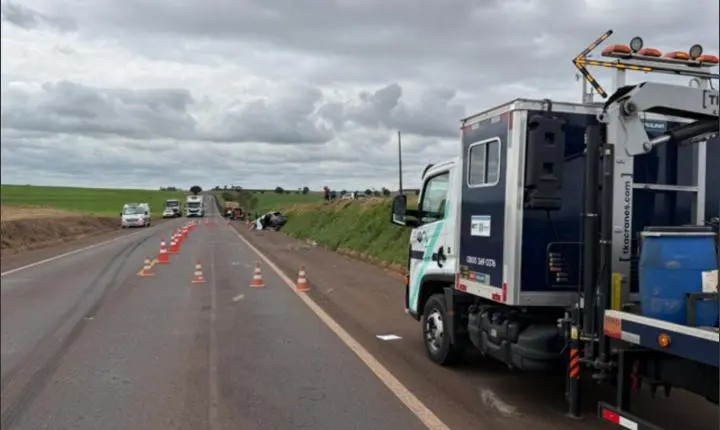 Homem morre e três pessoas ficam feridas após capotamento na PRC-272, em Francisco Alves