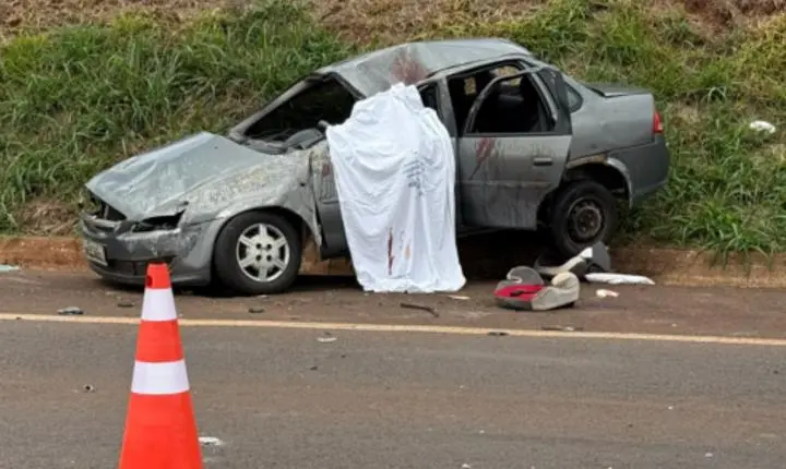 Homem morre e três pessoas ficam feridas após capotamento na PRC-272, em Francisco Alves