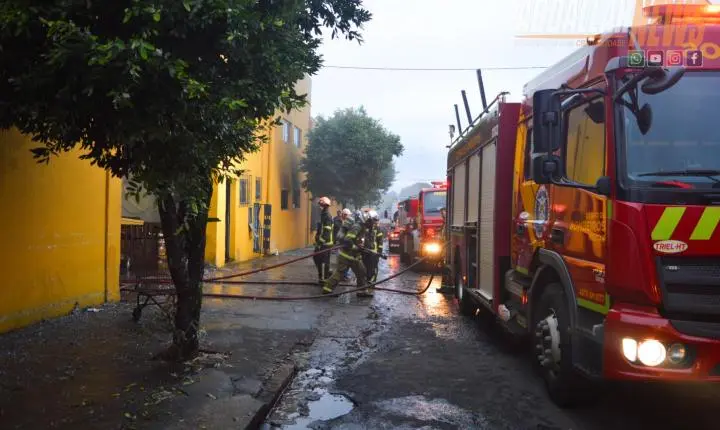 Incêndio destrói Mercado Santa Inês e deixa Iporã em clima de muita tristeza