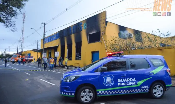 Incêndio destrói Mercado Santa Inês e deixa Iporã em clima de muita tristeza