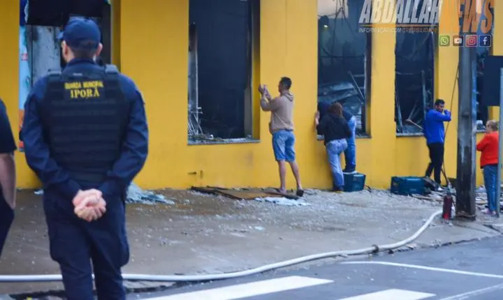 Incêndio destrói Mercado Santa Inês e deixa Iporã em clima de muita tristeza