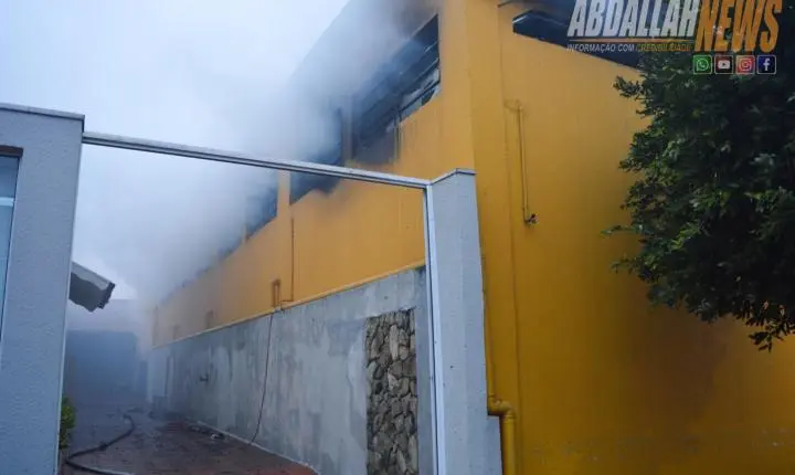 Incêndio destrói Mercado Santa Inês e deixa Iporã em clima de muita tristeza