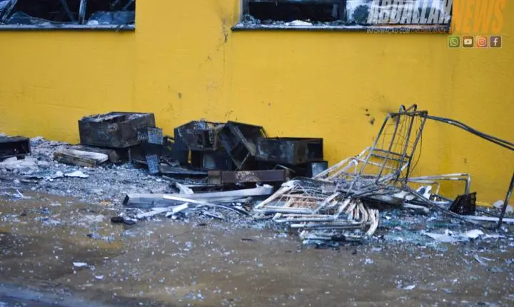 Incêndio destrói Mercado Santa Inês e deixa Iporã em clima de muita tristeza