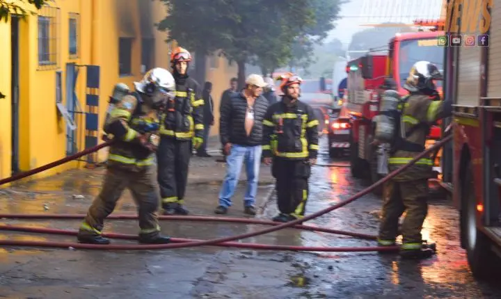 Incêndio destrói Mercado Santa Inês e deixa Iporã em clima de muita tristeza