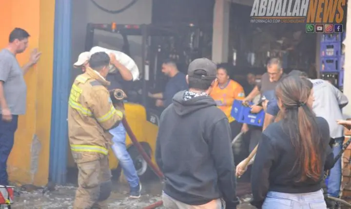 Incêndio destrói Mercado Santa Inês e deixa Iporã em clima de muita tristeza