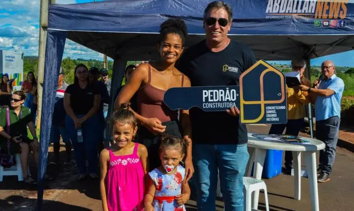 Iporã celebra a entrega de 17 casas pelos programas Minha Casa, Minha Vida e Casa Fácil Paraná, em parceria com a Construtora Pedrão