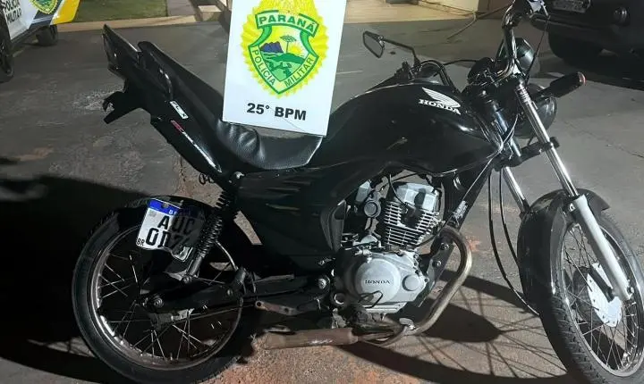 Jovem sem CNH é detido após fugir da Polícia Militar e colidir motocicleta contra viatura em Iporã
