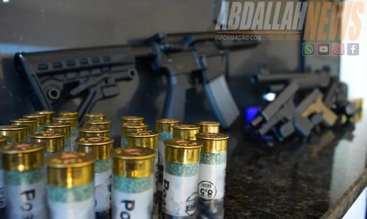 Mais de 100 kg de drogas e armas de grosso calibre são apreendidos durante ação policial na rodovia de Iporã