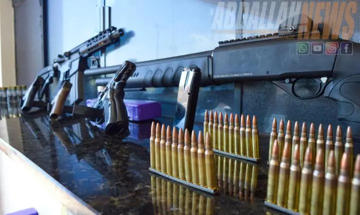 Mais de 100 kg de drogas e armas de grosso calibre são apreendidos durante ação policial na rodovia de Iporã