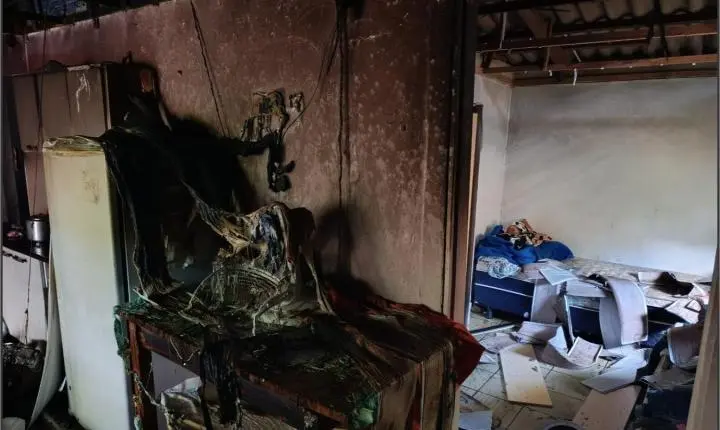 Moradora em surto ateia fogo em colchão onde filho dormia e incêndio mobiliza equipes na Cidade Nova em Altônia