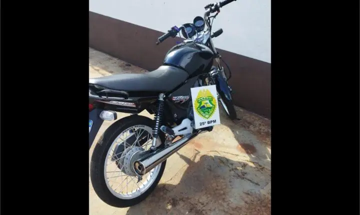 Motocicleta com irregularidades é apreendida após abordagem a adolescente