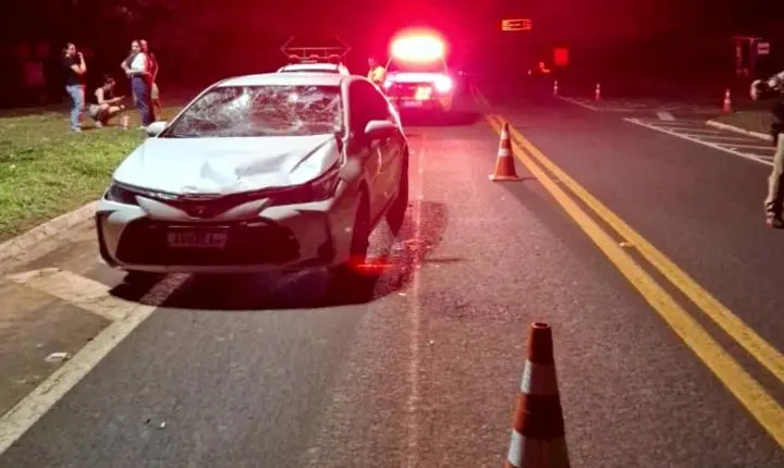 Motociclista e passageiro ficam feridos após colisão na PR-323