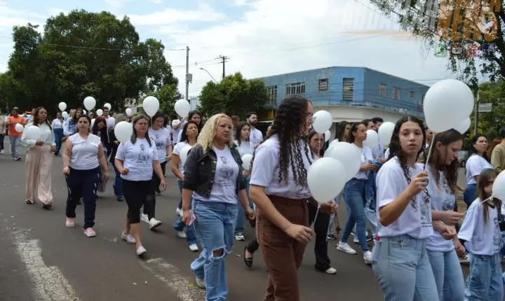 Passeata em homenagem a Danilo reúne amigos e familiares em clamor por justiça em Iporã