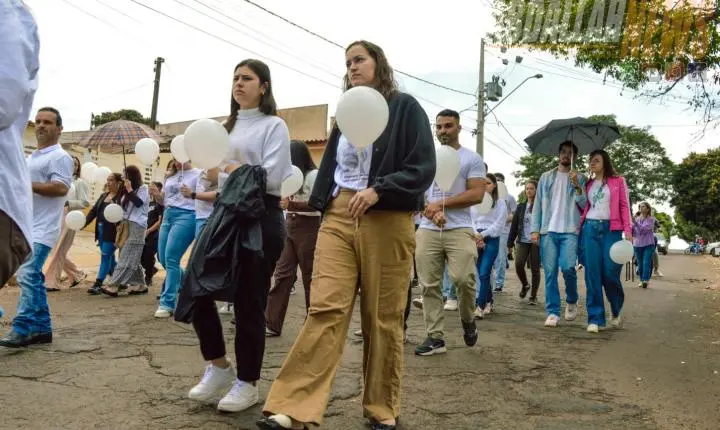 Passeata em homenagem a Danilo reúne amigos e familiares em clamor por justiça em Iporã