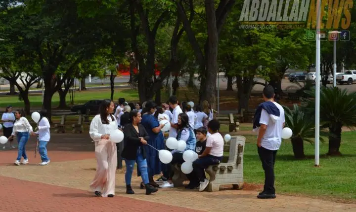 Passeata em homenagem a Danilo reúne amigos e familiares em clamor por justiça em Iporã