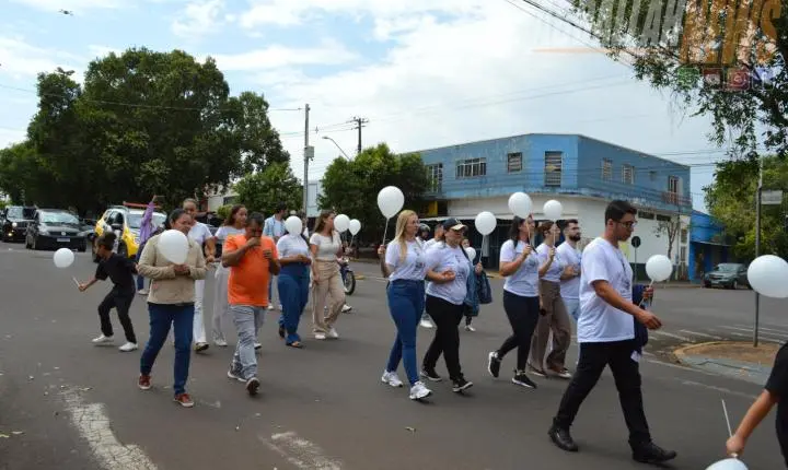 Passeata em homenagem a Danilo reúne amigos e familiares em clamor por justiça em Iporã