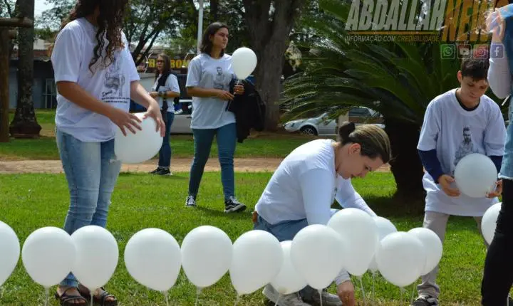 Passeata em homenagem a Danilo reúne amigos e familiares em clamor por justiça em Iporã
