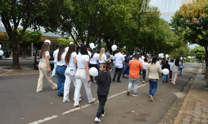 Passeata em homenagem a Danilo reúne amigos e familiares em clamor por justiça em Iporã