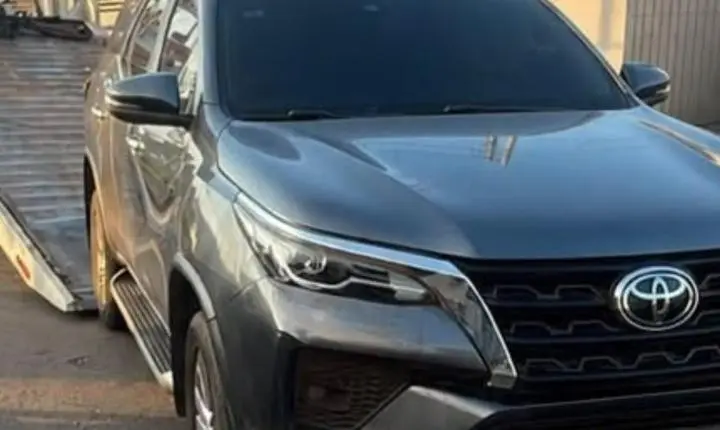 PM recupera caminhonete furtada em Cascavel e com placas paraguaias durante patrulhamento em Iporã