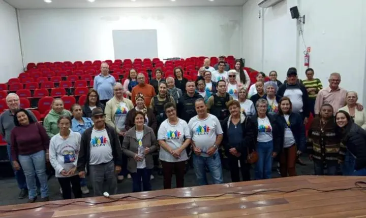 Polícia Militar realiza palestra educativa para idosos durante a Operação Virtude