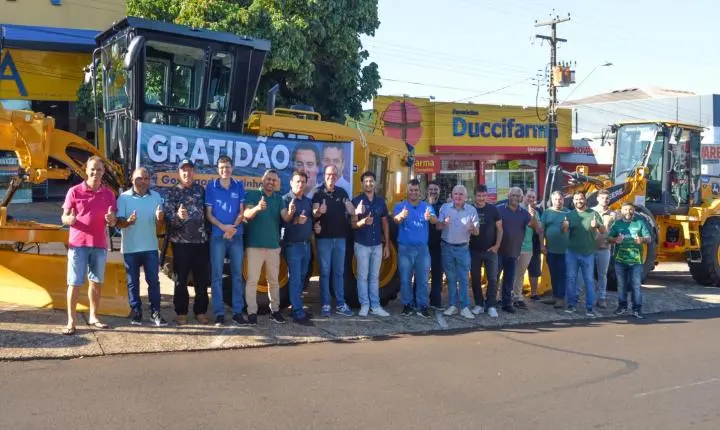 Prefeito e vereadores destacam investimentos e entregam novos equipamentos em Iporã durante evento na Avenida Castelo Branco