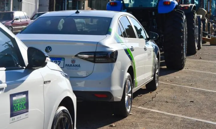 Prefeito e vereadores destacam investimentos e entregam novos equipamentos em Iporã durante evento na Avenida Castelo Branco