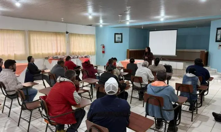 Prefeitura homenageia garis com encontro especial e entrega de kits em celebração ao Dia do Gari