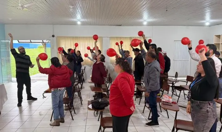 Prefeitura homenageia garis com encontro especial e entrega de kits em celebração ao Dia do Gari