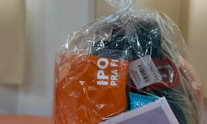 Prefeitura homenageia garis com encontro especial e entrega de kits em celebração ao Dia do Gari