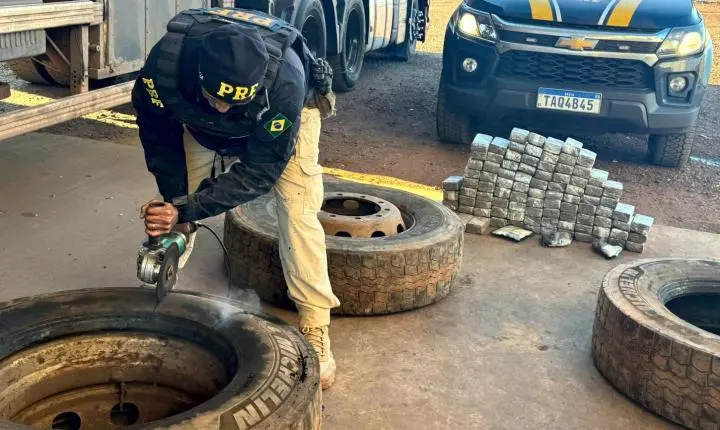 PRF apreende mais de 150 kg de maconha escondidos em estepes de carreta em Terra Roxa