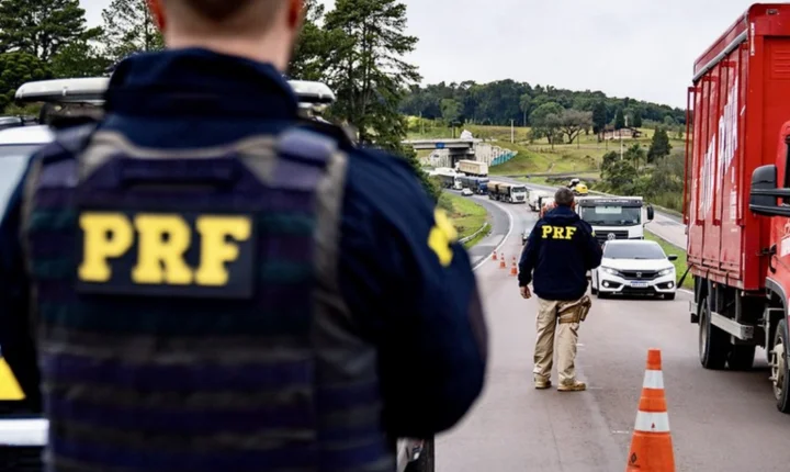 PRF inicia a Operação Dia do Trabalho 2026 nas rodovias federais do Paraná